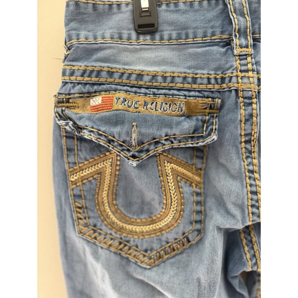 True Religion Jeans Men 34 Light Blue Big T Embroidered Straight Made in Vietnam